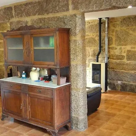 Recién Restaurada En Canedo Con Terraza * Carnota