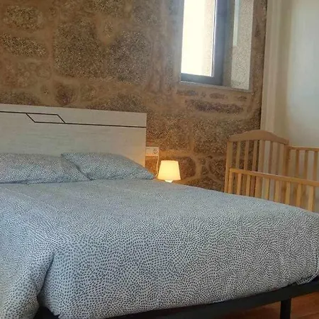 Recién Restaurada En Canedo Con Terraza Сasa de vacaciones