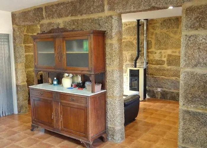 Cuberto Darriba Casa Restaurada En Canedo * San Mamede de Carnota