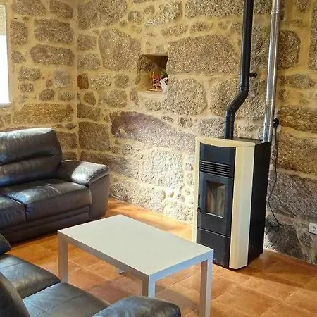 Recién Restaurada En Canedo Con Terraza * Carnota