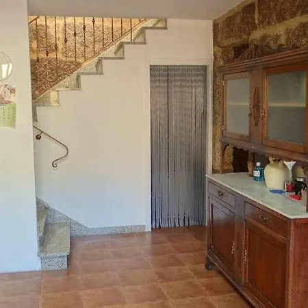 Recién Restaurada En Canedo Con Terraza * Carnota