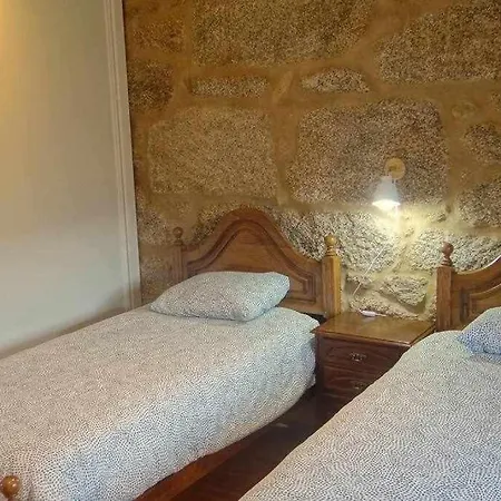 Сasa de vacaciones Recién Restaurada En Canedo Con Terraza