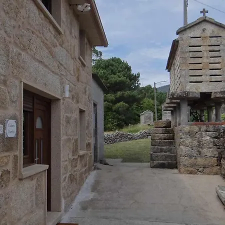 Cuberto Darriba - Casa Restaurada En Canedo Carnota