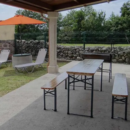 Recién Restaurada En Canedo Con Terraza