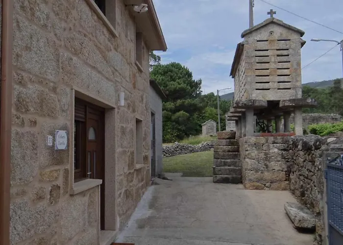 Cuberto Darriba Casa Restaurada En Canedo Carnota