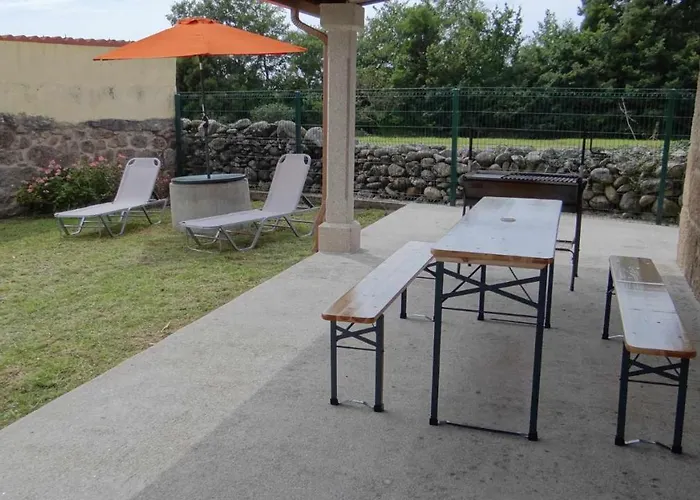 Cuberto Darriba Casa Restaurada En Canedo *